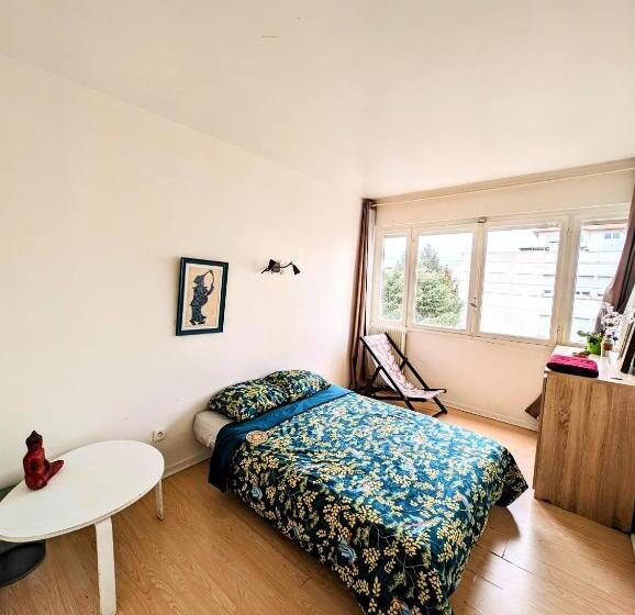 Номер Стандарт, Chambres D Hôte Anglet