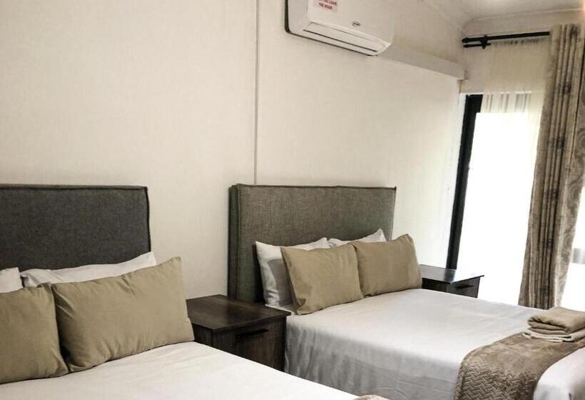 Семейный Номер, Monet Guesthouse