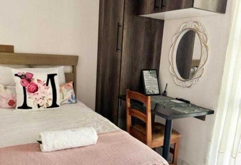 Номер Стандарт, Monet Guesthouse