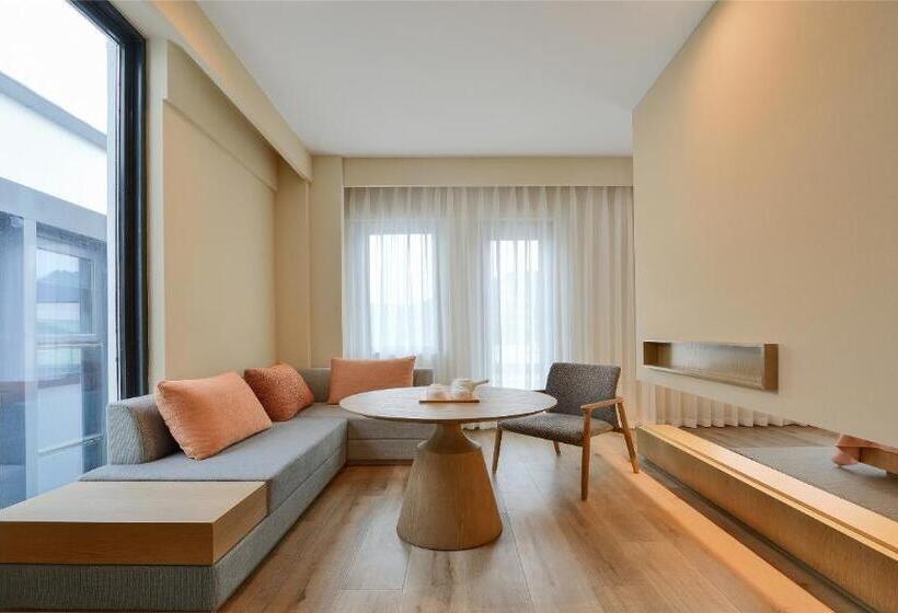 اتاق سوپریور با تخت بزرگ, Blossom House Suzhou