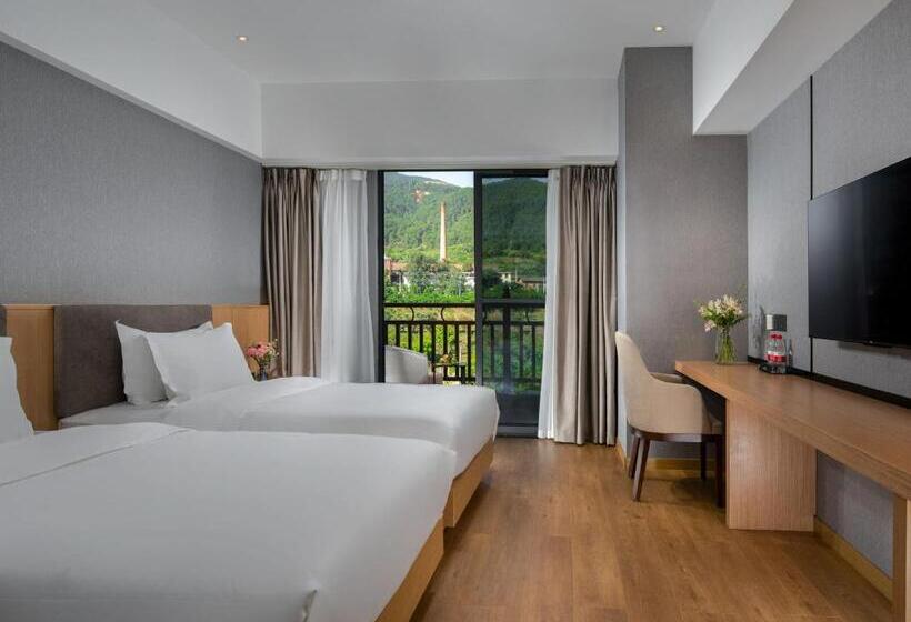 Семейный Номер, Country Inn & Suite By Radisson, Xichang Qionghai Wetland Park