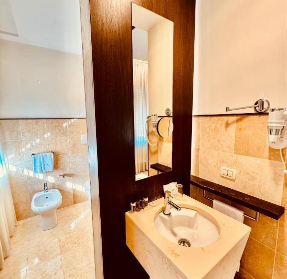 اتاق لوکس با تخت بزرگ, Pex Mantova