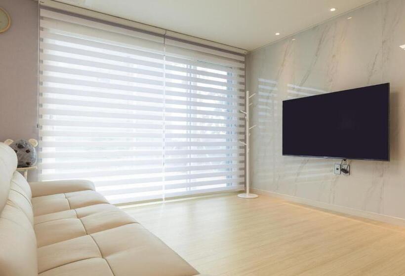 4인용 스탠다드 룸, Jaeju Eaviang Village Dockchae Pension