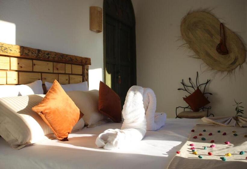 Quarto Estandar com Sacada, Haven Hills Social Club
