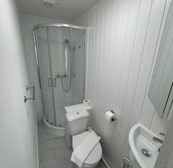 اتاق استاندارد یک نفره, The Paradise Guest House