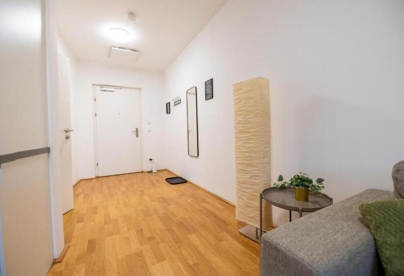 Апартаменты 2 Спальни с Балконом, Shome Apartments Graz Ost   Self Check In & Free Parking