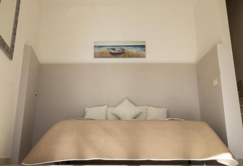 اتاق استاندارد چهار تخته, Laetitia Guesthouse