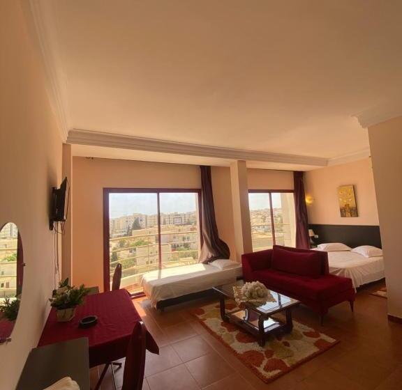 استودیو خانوادگی, Hôtel Galaxy