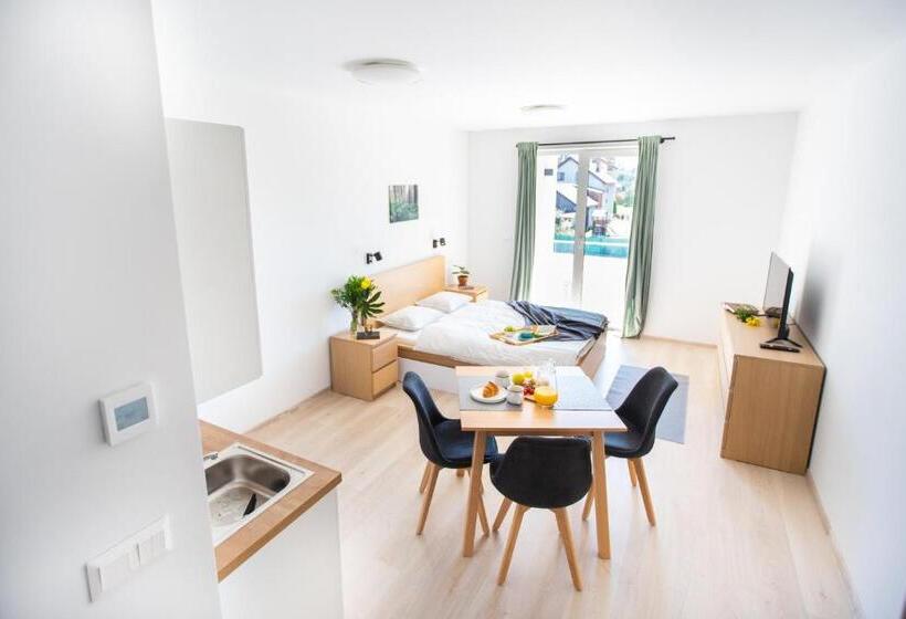 Студио Стандарт с Балконом, Zaži Apartmán Vila Zuberec