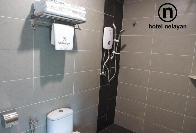 اتاق لوکس با تخت بزرگ, Nelayan