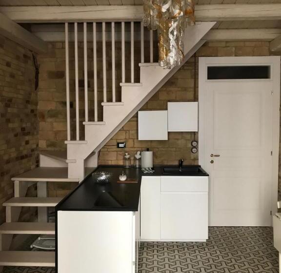اتاق دوبلکس, B&b Sotto La Torre