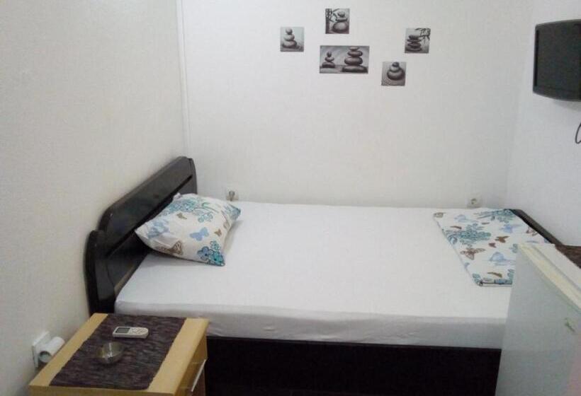 اتاق اکونومی, Apartments Grubor