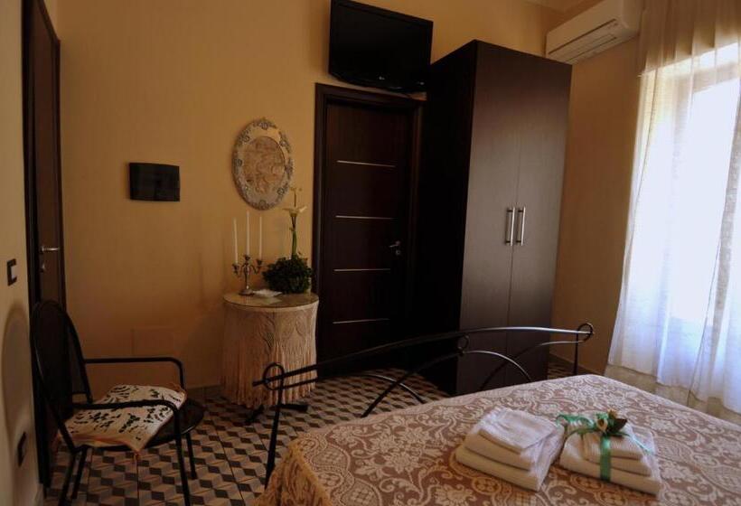 Номер Deluxe с Балконом, B&b Maison Civico 13