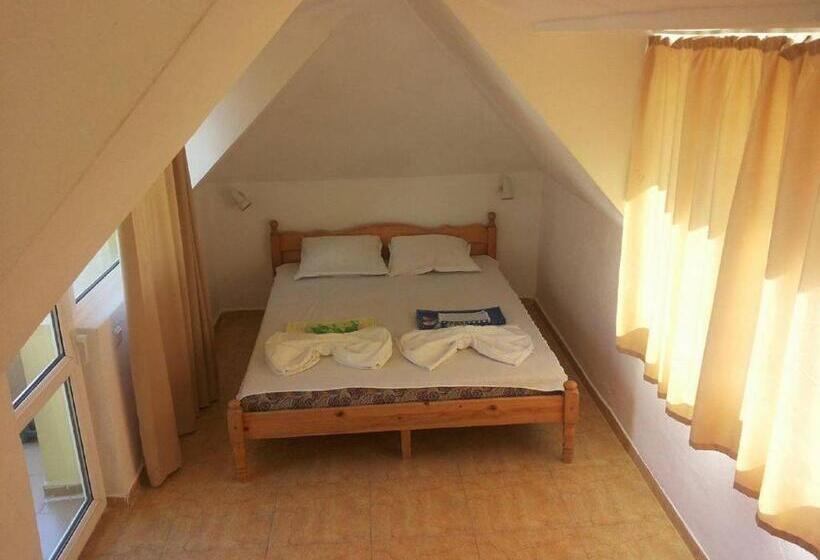 اتاق استاندارد, Family Hotel Meteora