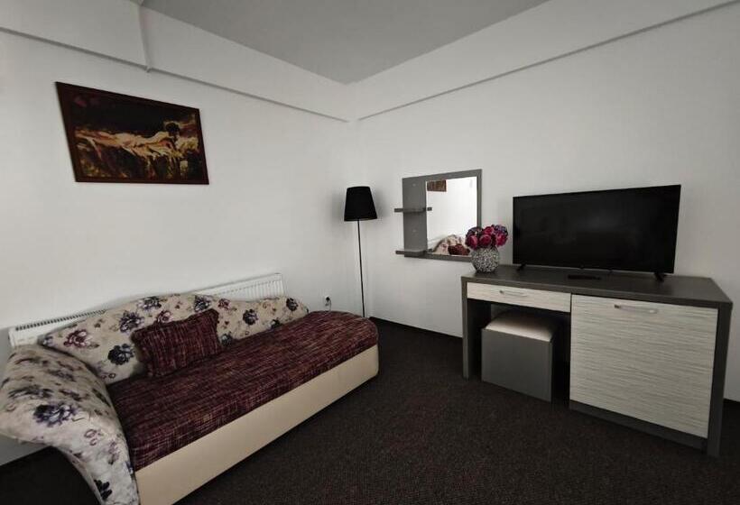 استودیو خانوادگی, Camere De închiriat Havana Beach