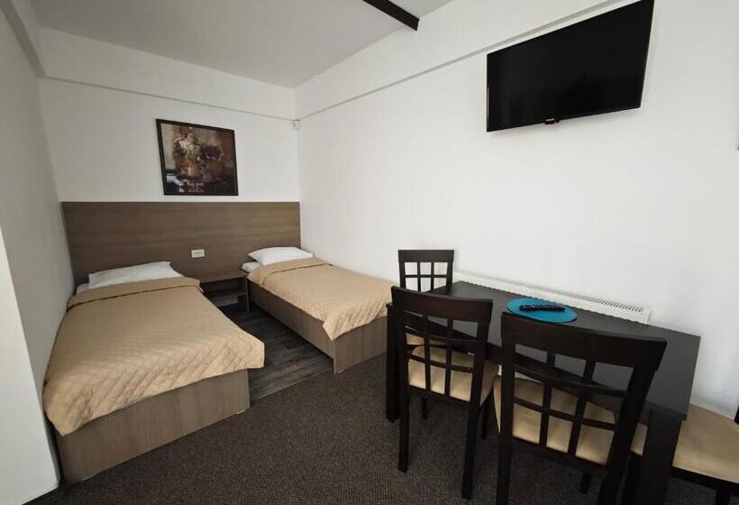 استودیو خانوادگی, Camere De închiriat Havana Beach
