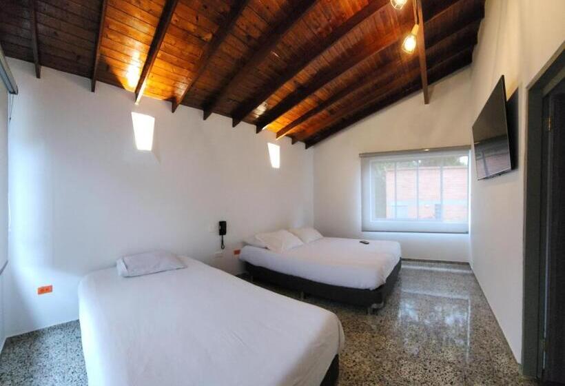스탠다드 트리플 룸, Parador Del Gitano