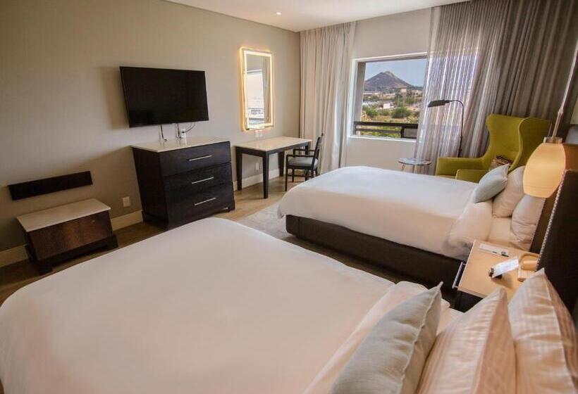 اتاق لوکس, Lucerna Hermosillo