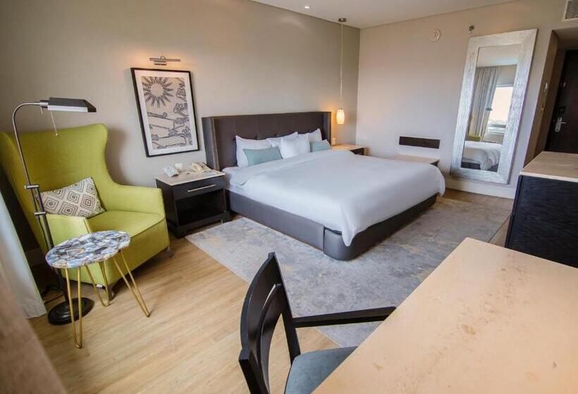 اتاق لوکس با تخت بزرگ, Lucerna Hermosillo
