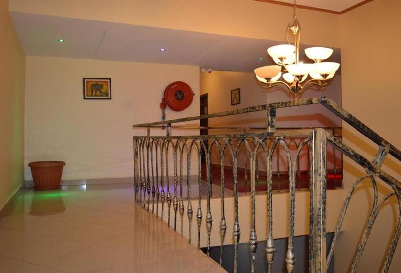 Deluxe Room, Reinah Tourist