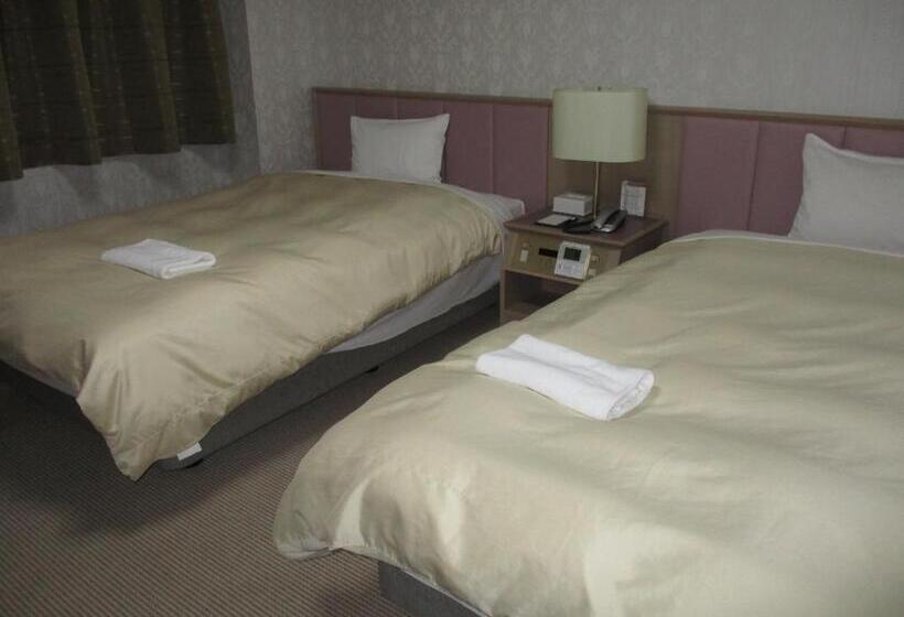 Quarto Estandar, Fukushima Hills