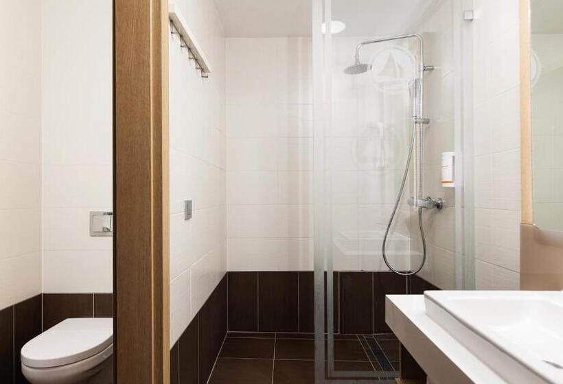 Номер Стандарт, Portobello Wellness & Yacht Hotel Esztergom