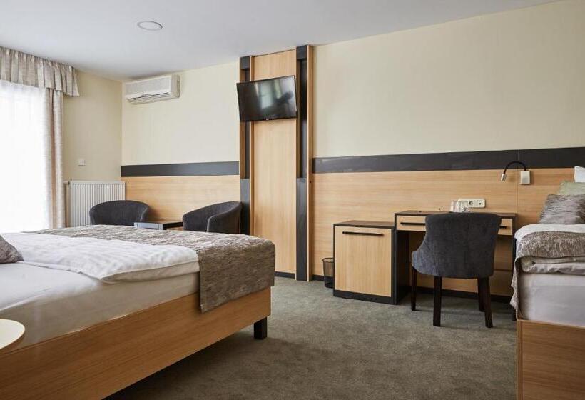 Quarto Superior, Gold House Pension