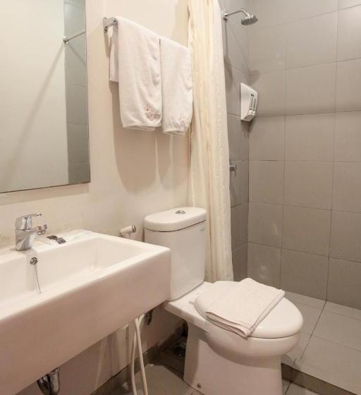 Номер Economy, Legreen Suite Kuningan