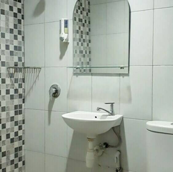 تختخواب در اتاق مشترک, Reddoorz Hostel @ Manado Green Hostel