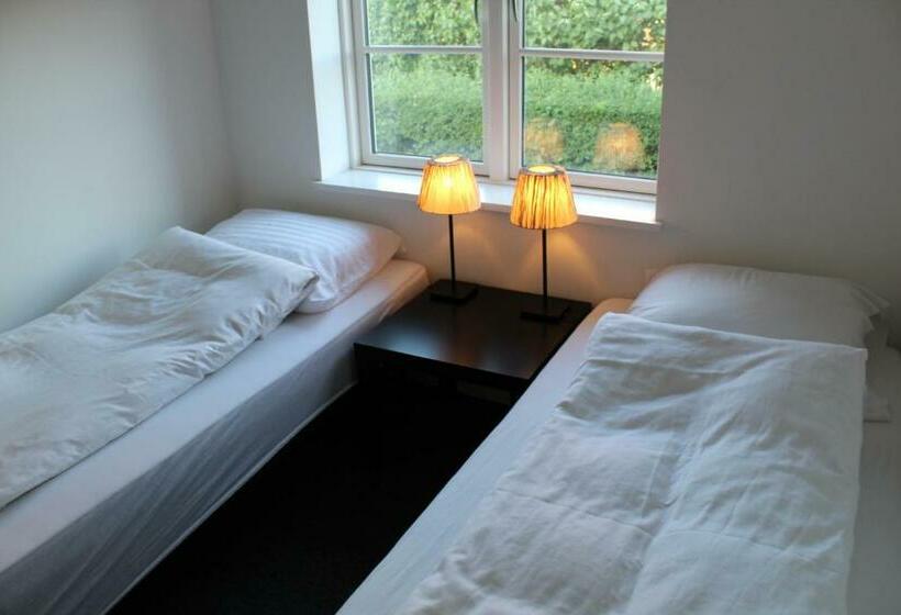 Habitación Estándar, Close But Quiet