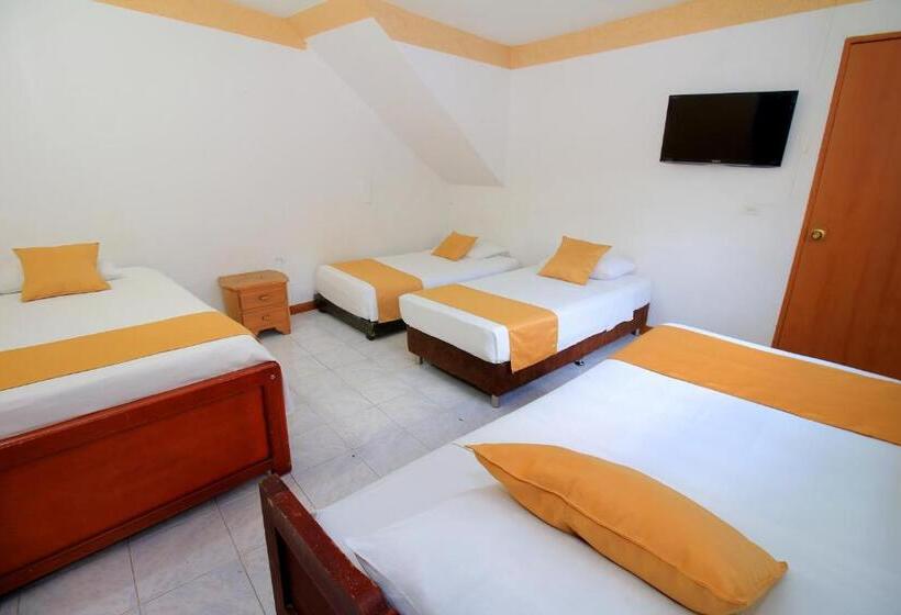 Четырехместный Номер Стандарт, La Casa Amarela