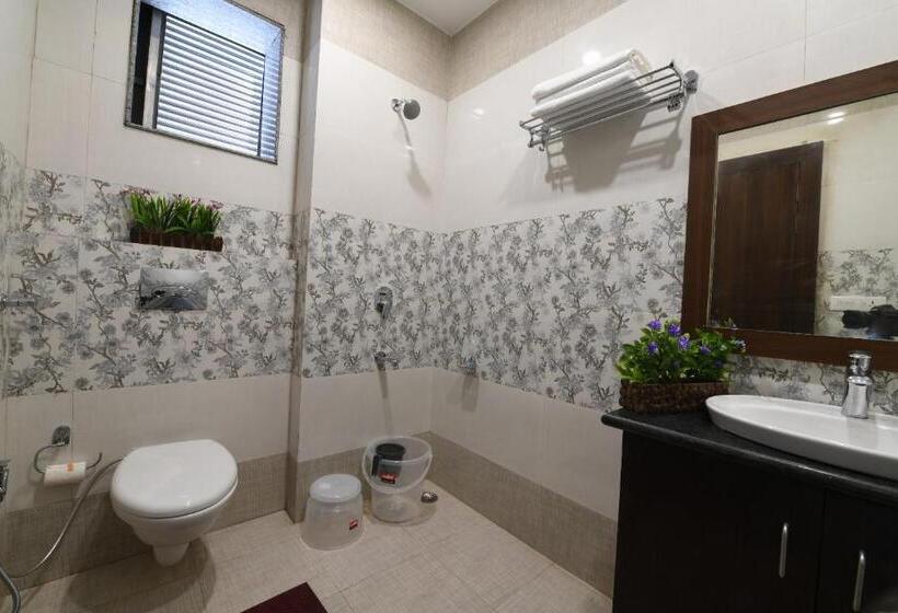 חדר סטנדרט עם מיטת קינג, Madhav Muskan Residency