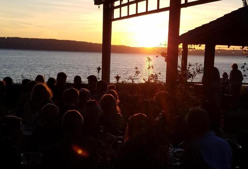 Люкс с гидромассажем, Camano Island Inn
