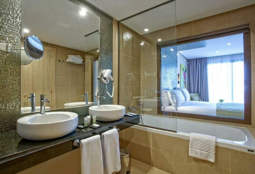 اتاق سوپریور با چشم‌انداز استخر, Be Live Collection Marrakech - Adults Only - All Inclusive