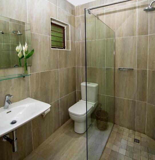 Семейный Номер, Oliveroom Self Catering And B&b
