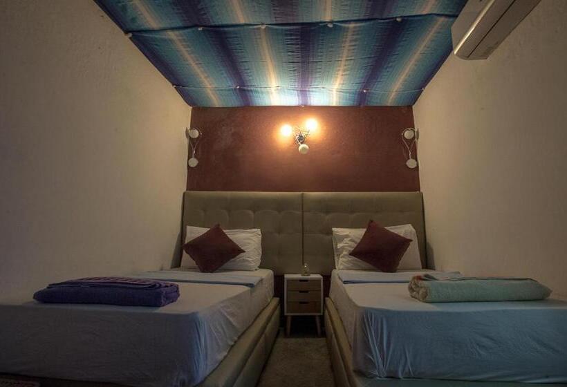 בקתה סופריור, Riad Antek