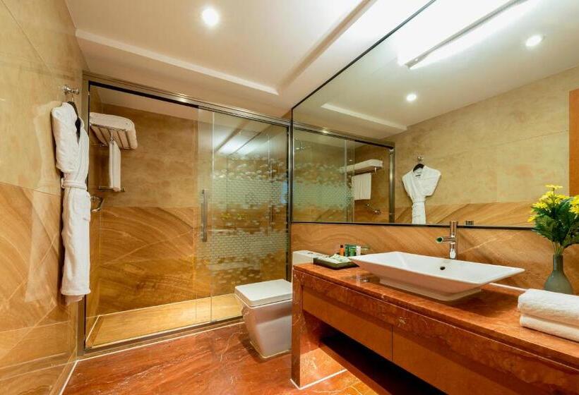 سوییت با چشم‌انداز دریا, Hampton by Hilton Zhuhai Gongbei Port
