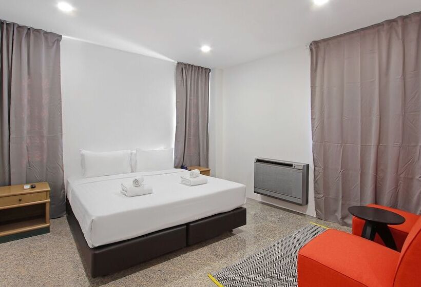Номер Премиум, Pula Silom