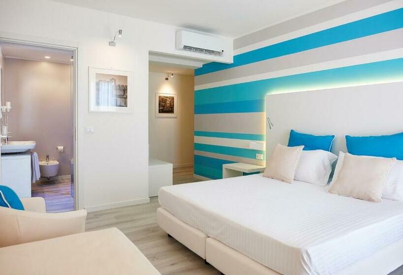 Трехместный Номер Стандарт с Балконом, Marina Di Petrolo Hotel & Spa