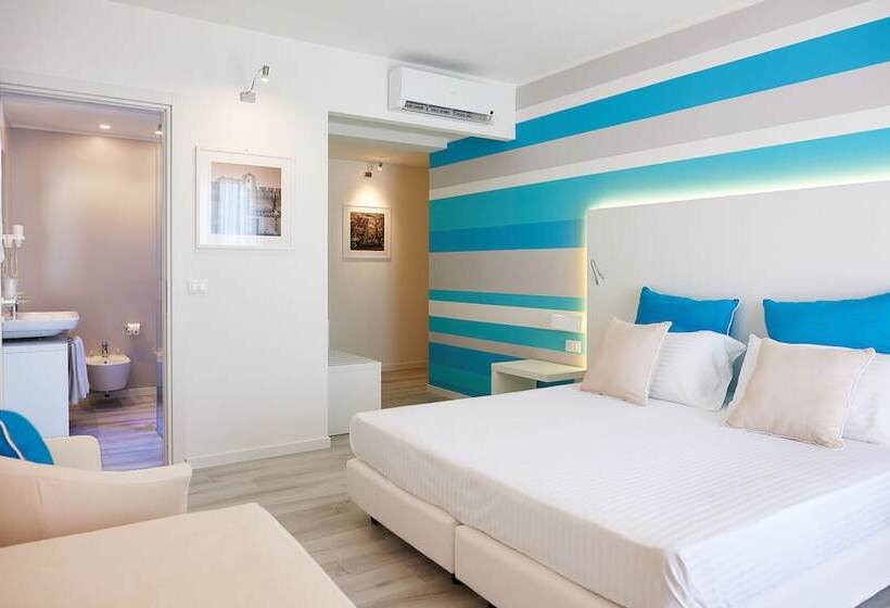Трехместный Номер Стандарт с Балконом, Marina Di Petrolo Hotel & Spa