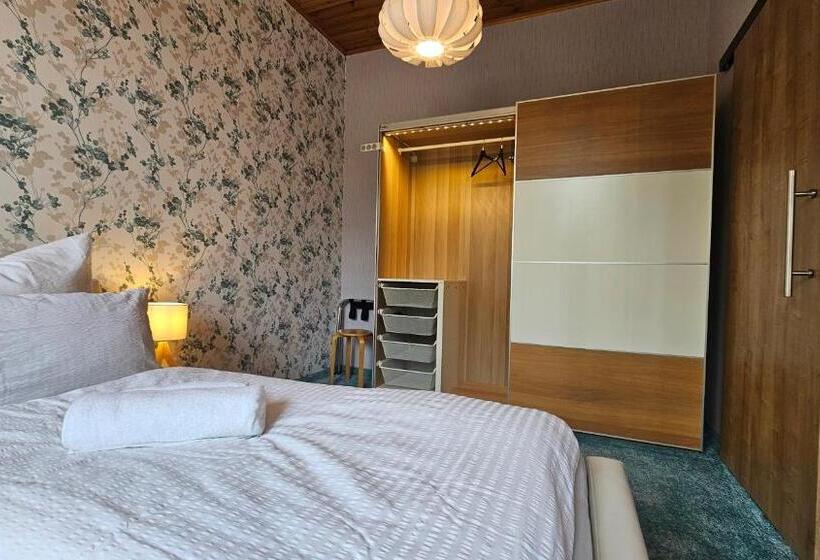 Апартаменты 1 Спальня с Балконом, Pension Weiße Rose, Parkplatz, Frühstück, Wlan, Zentral