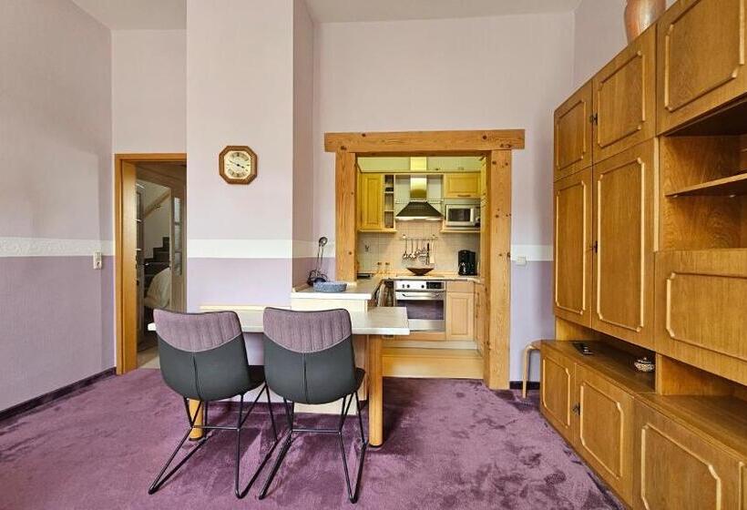Апартаменты 1 Спальня с Балконом, Pension Weiße Rose, Parkplatz, Frühstück, Wlan, Zentral