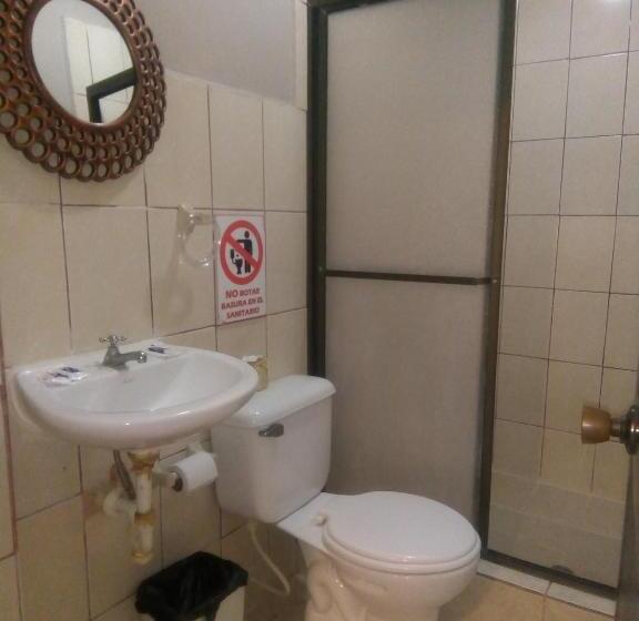 Семейный Номер, Hostal Los Mantas