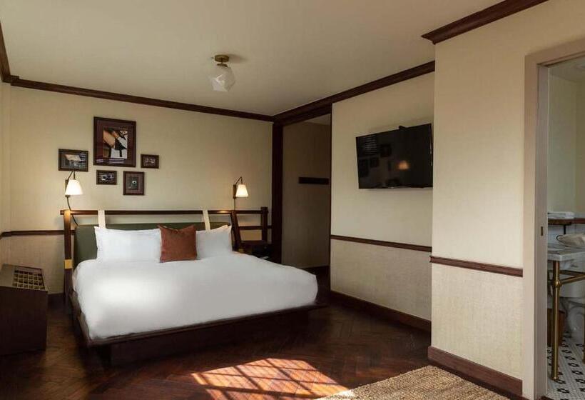 سوئیت با تخت بزرگ, Life House, Little Havana