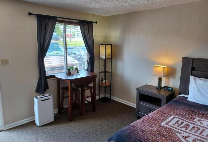 اتاق پرمیوم, Oakland Motel