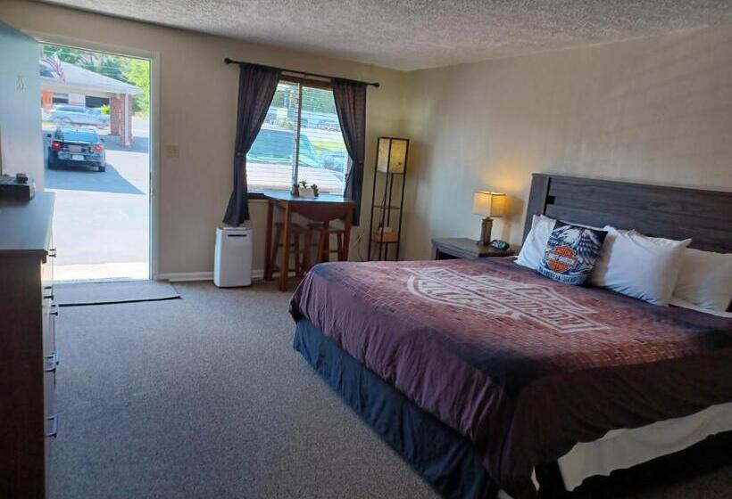 اتاق پرمیوم, Oakland Motel