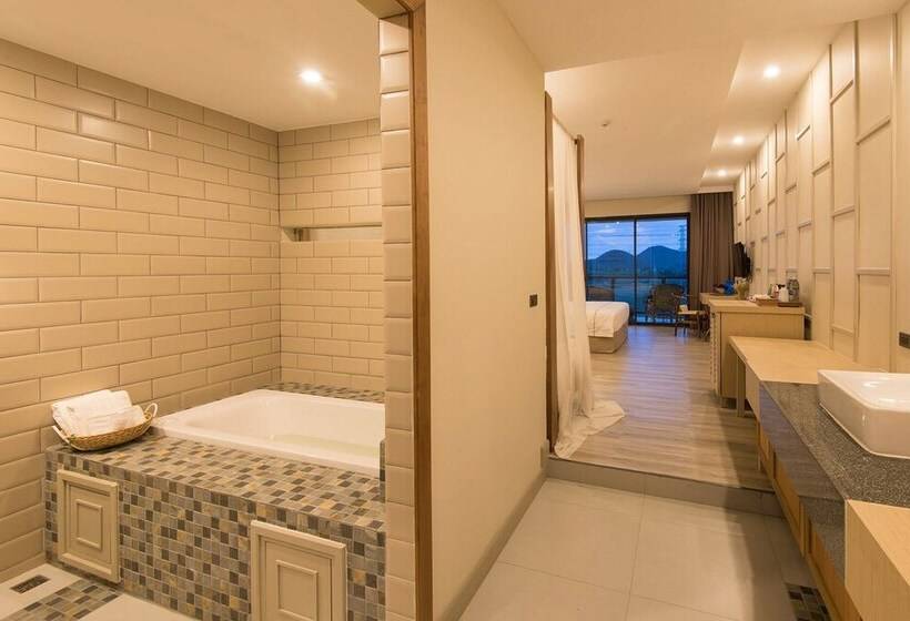 带阳台套房, Navela Hotel & Convention