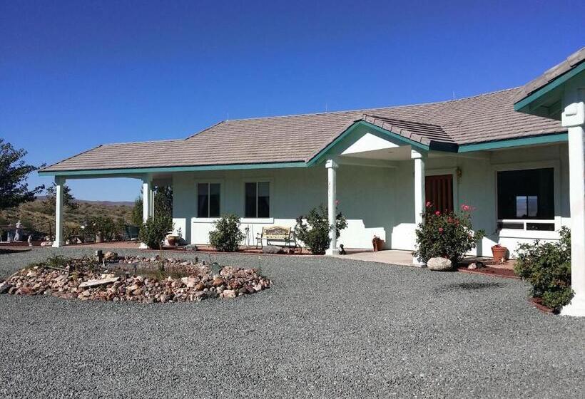 Студия Стандарт, The Arizona Lighthouse B&b