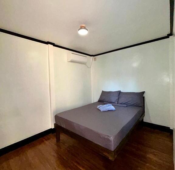 스탠다드 룸 공동 욕실, Islanders Hostel Port Barton