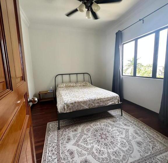 اتاق لوکس, La Casa